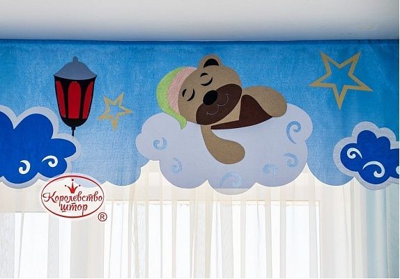 Шторы и ламбрекены в спальные детского сада с жесткими ламбрекенами «Спящий мишка на облачке»